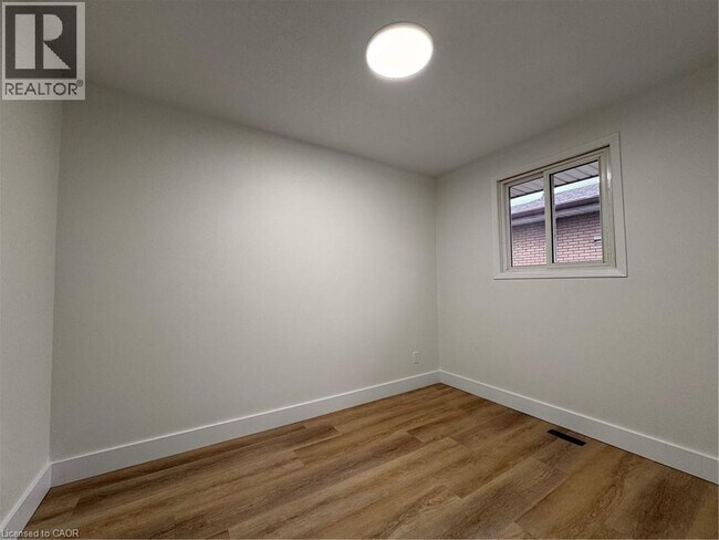 Photo du bâtiment - 23 Arrowhead Crescent