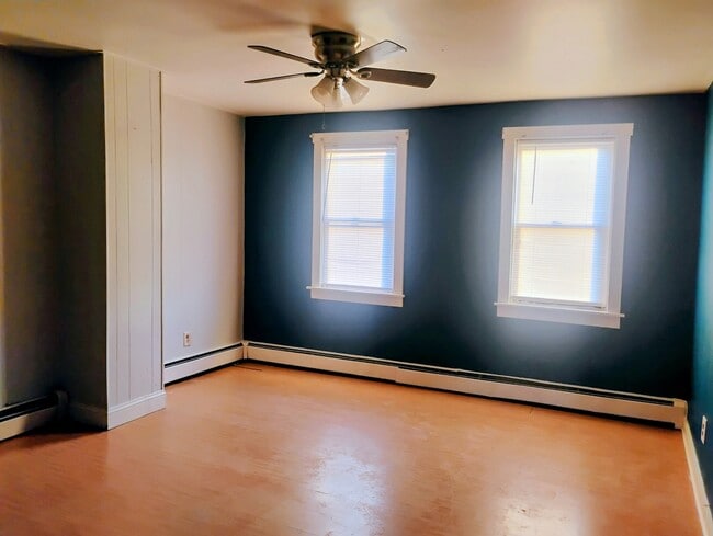 Building Photo - 100 Ashland St