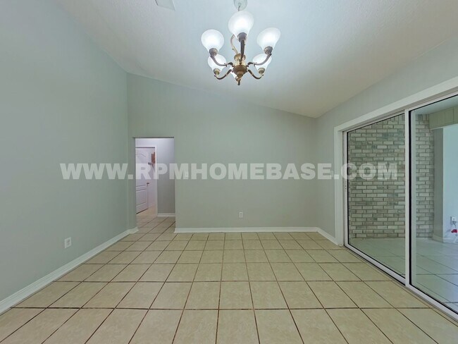 Foto del edificio - 5103 Terra Lake Cir