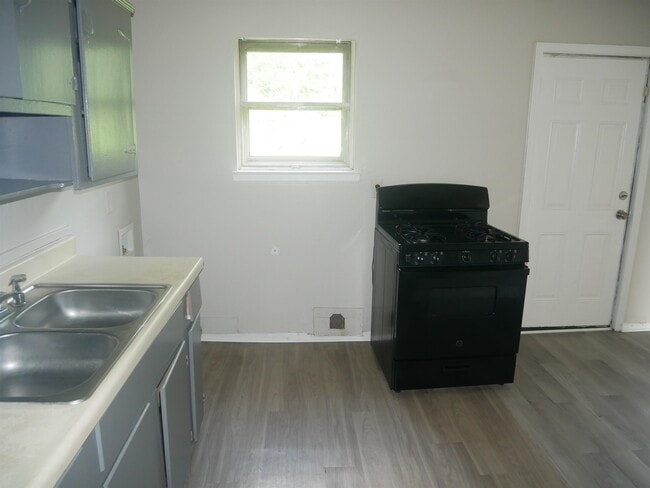 Building Photo - 5057 Gill Rd