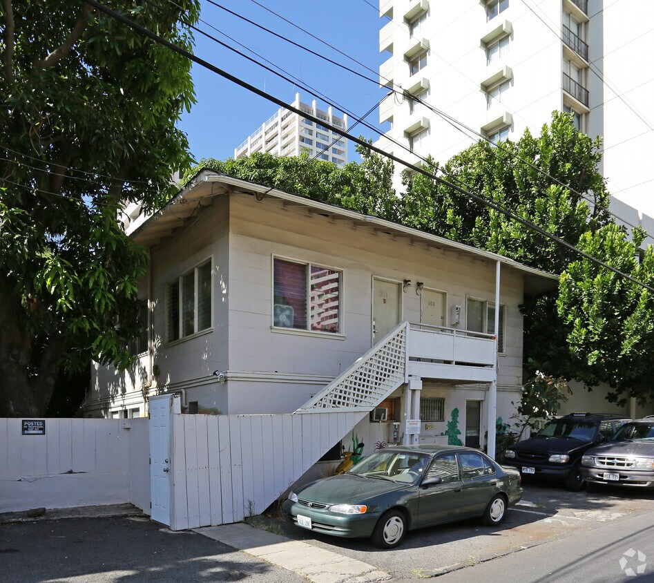 Primary Photo - 2451 Cleghorn St