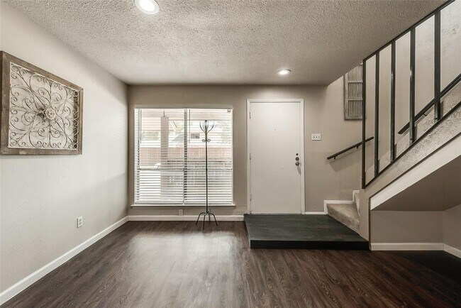 Building Photo - 2611 Via Cordova