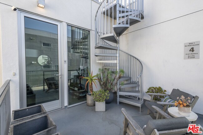 Foto del edificio - 1345 Havenhurst Dr