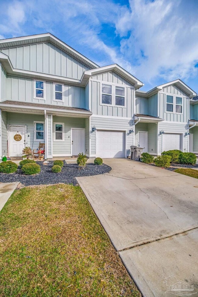 Building Photo - 1528 Farragut Way