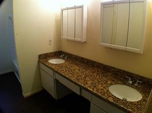 Building Photo - 22615 Pebworth Pl