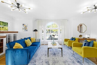 Building Photo - 3407 N Mountain View Dr