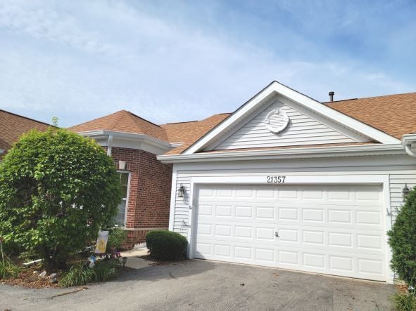 Primary Photo - 21357 W Douglas Ln
