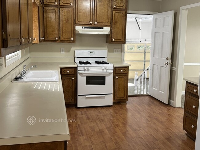 Building Photo - 1361 Willowbrook Dr SW