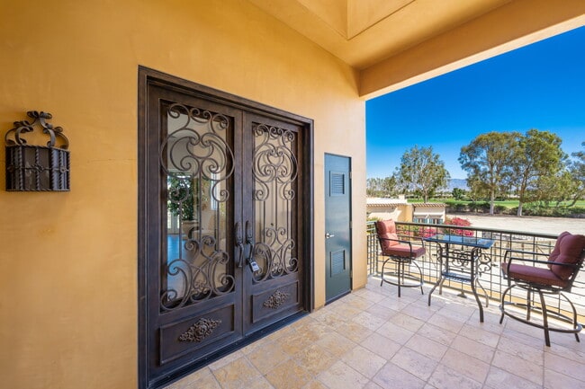 Building Photo - 221 Via Veneto