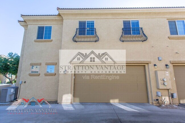 Building Photo - 1367 S Country Club Dr