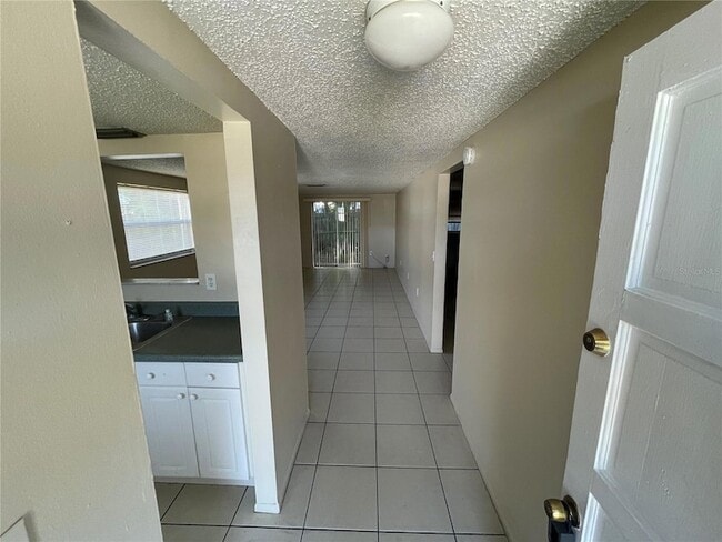 Building Photo - 4128-4126 Shoreline Dr