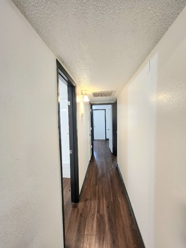 Building Photo - 4222 Bernice St