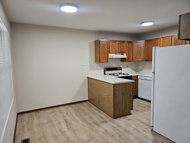 Foto del edificio - 311 Village Creek Dr