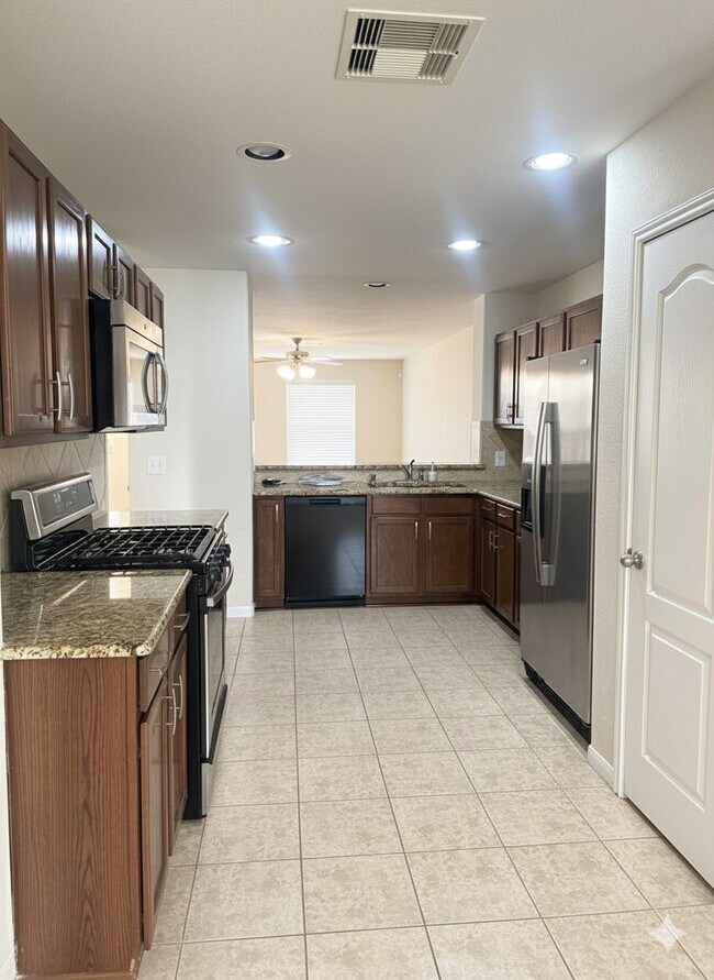 Foto del edificio - 2737 Sandberry Dr