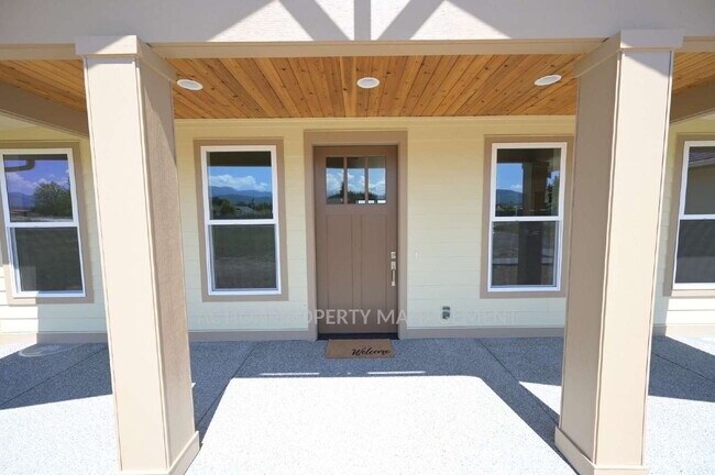 Building Photo - Beautiful no-step entry 3 bed 2 bath home in Sequim