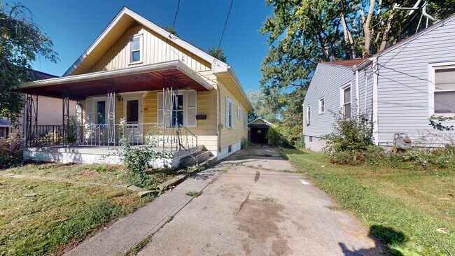 Building Photo - Cute Cape Cod, 3 or 4 bedroom in Mansfield