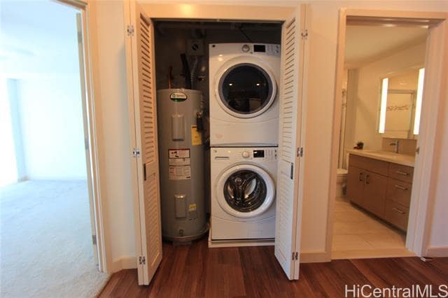 Building Photo - 555 South St