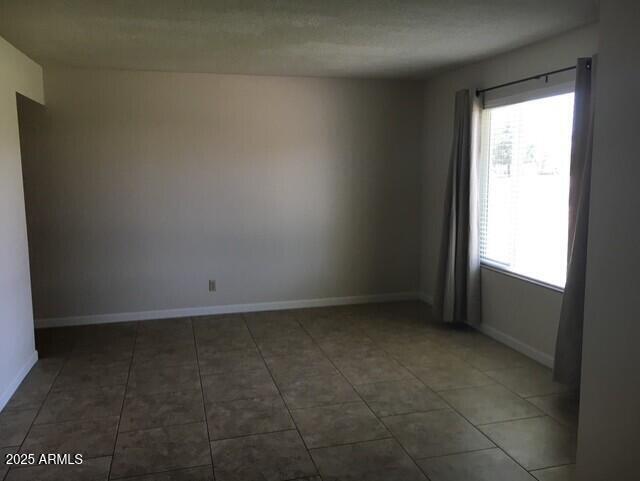 Building Photo - 318 E La Jolla Dr
