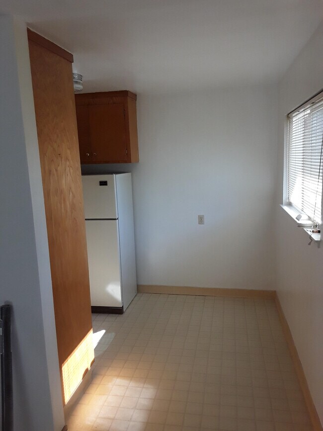 Dining Area - 1641 Sixth Ave