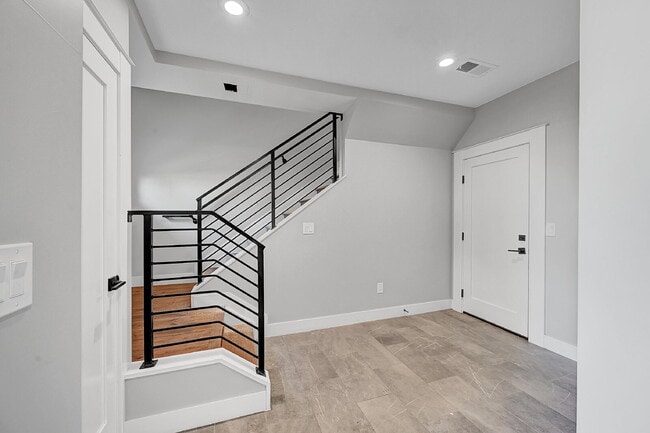 Building Photo - $3,400.00 - 2 Bedrooms, 3 Bathrooms, Townh...