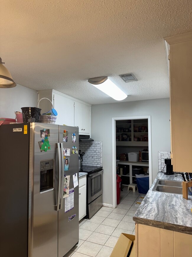 Foto del edificio - 4950 Dyess St
