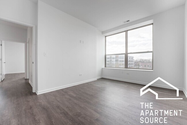 Foto del edificio - MASSIVE Loft-style condo-quality 3 Bed/2 ba IN UNIT LAUNDRY