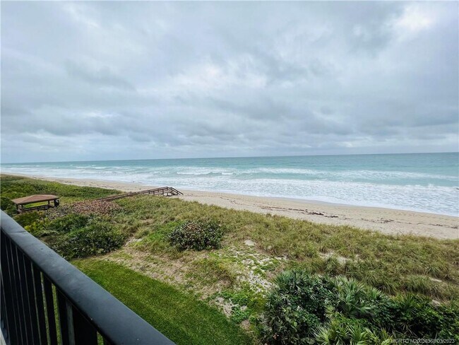 Foto del edificio - 9490 S Ocean Dr
