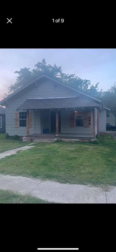 Foto principal - 726 E 14th St