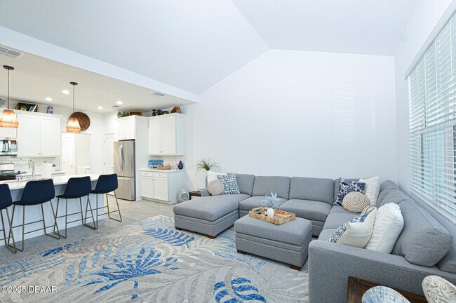 Foto del edificio - 467 Salty Lime Pl