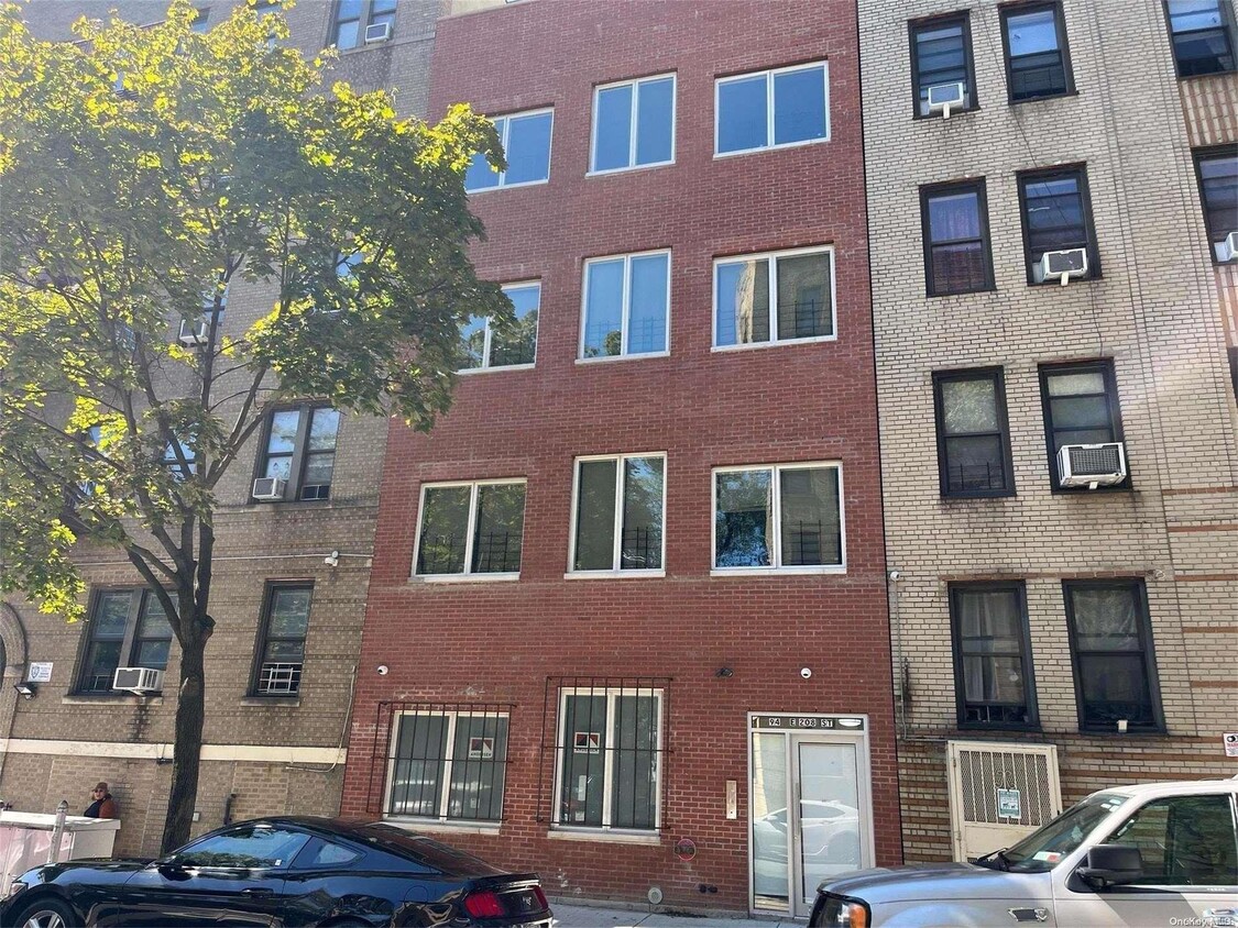 Foto principal - 94 E 208th St