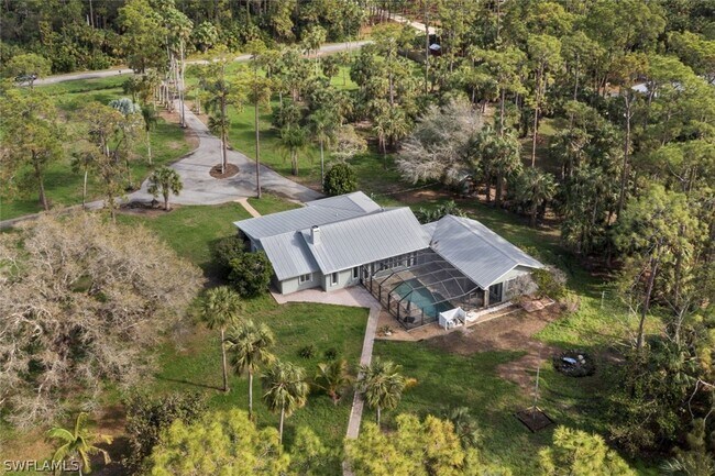 Foto del edificio - 840 Jung Blvd W