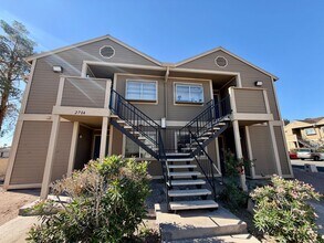 Building Photo - 2704 Aarondavid Dr