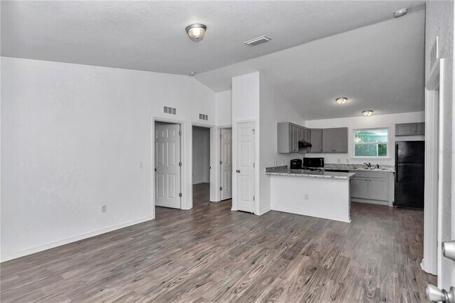 Foto del edificio - 5936 NW 56th Pl