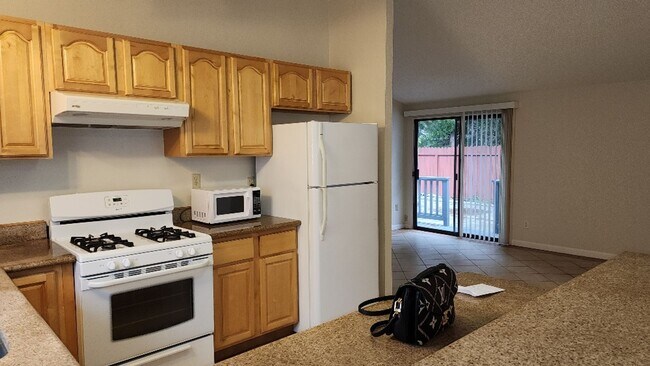 Building Photo - American Canyon Beauty 3 Bedrooms 2 Full B...