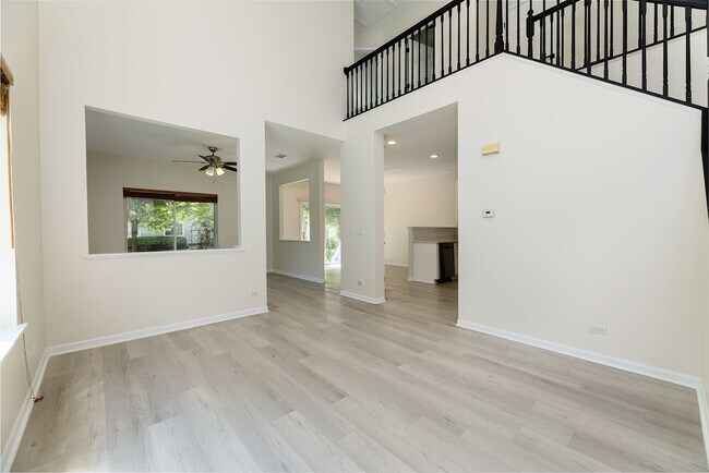 Foto del edificio - 311 Abington Woods Dr