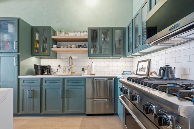 Building Photo - Luxury downtown Austin condo available for lease at Austin City Lofts 2 bedroom -2 bath