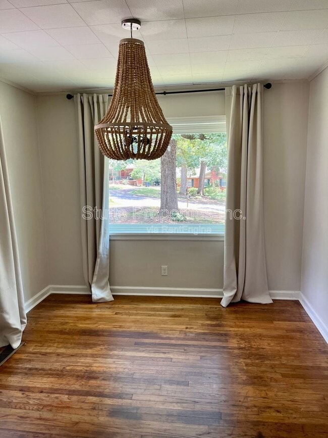 Building Photo - 1813 Tune Ave