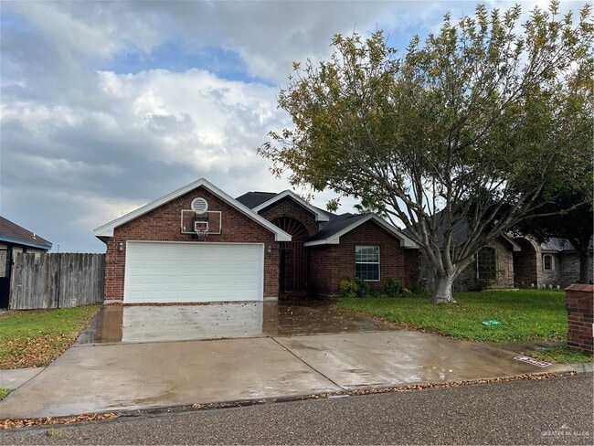 Building Photo - 3404 N Robin Ave
