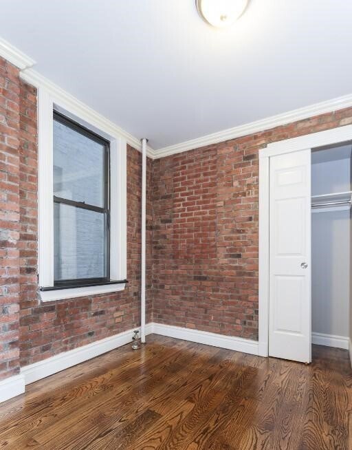 Primary Photo - 214 East 25th Street
