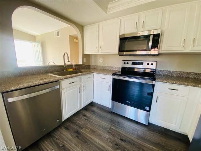 Building Photo - 2812 Bluegill Way