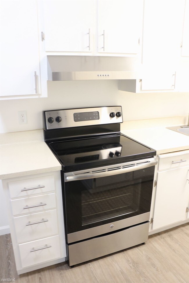Foto del edificio - 1 br, 1 bath Condo - 564 Central Avenue #223