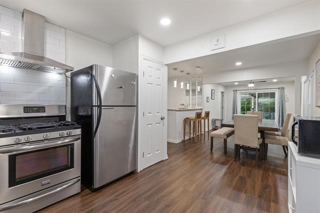 Building Photo - 5111 Stoneleigh Ave
