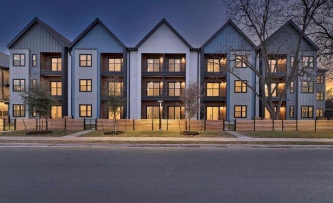 Building Photo - 3101 Govalle Ave