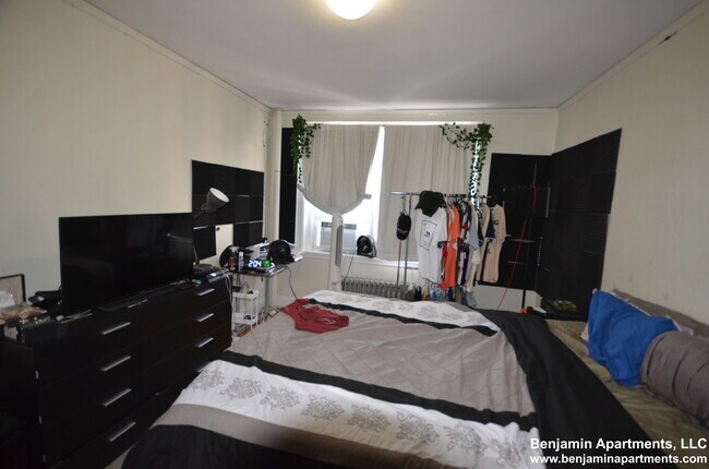Foto del edificio - 2039 Commonwealth Ave