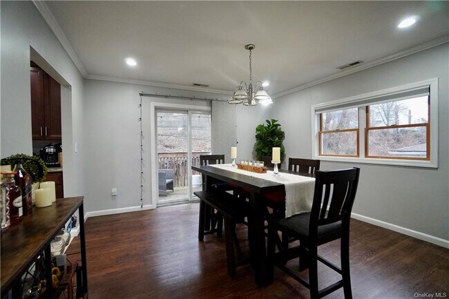 Building Photo - 139 Frederic St