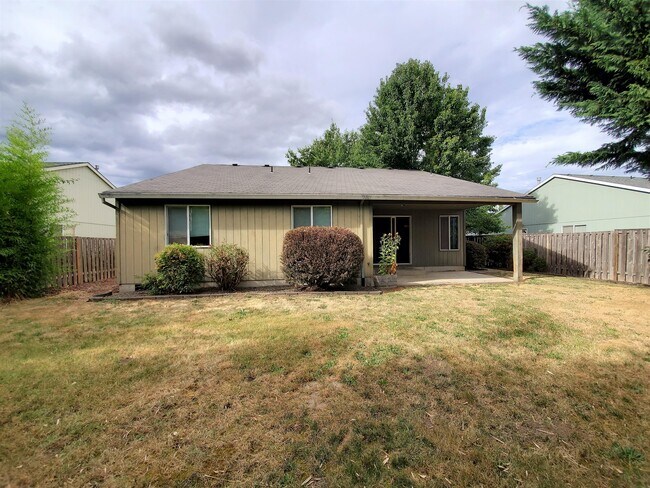 Building Photo - 1716 Hartford Dr