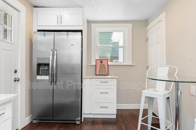 Foto del edificio - 6212 Desmond St