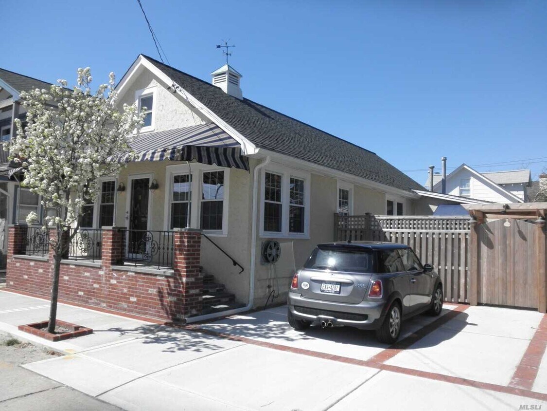 Primary Photo - 93 Glenwood Ave