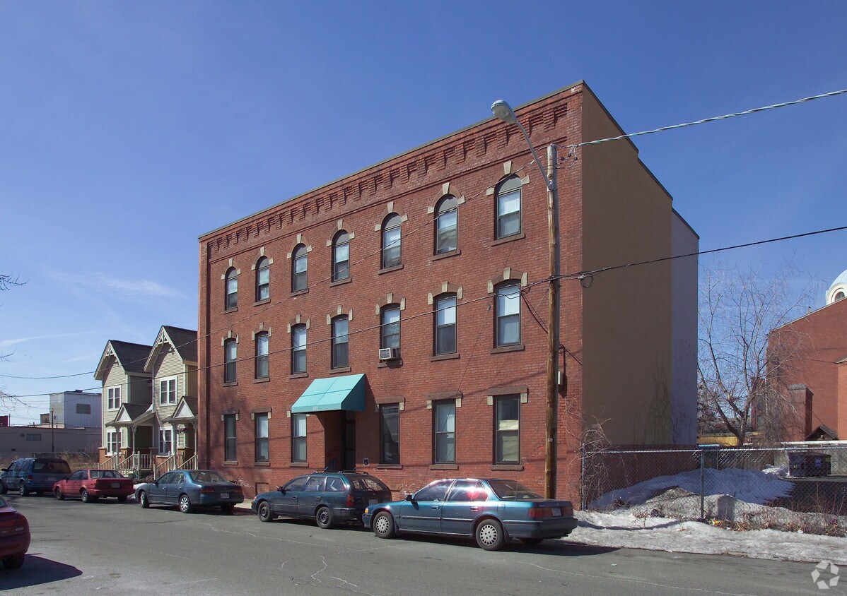 181 Clemente St, Holyoke, MA 01040 Apartments in Holyoke, MA