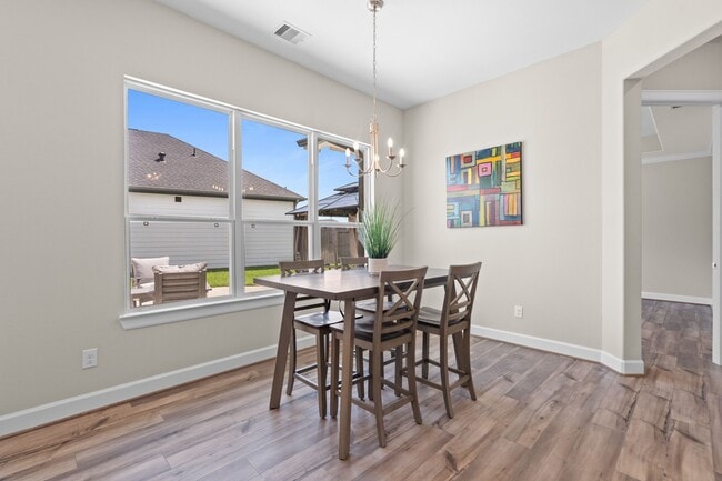 Foto del edificio - 1218 Hidden Oaks Dr